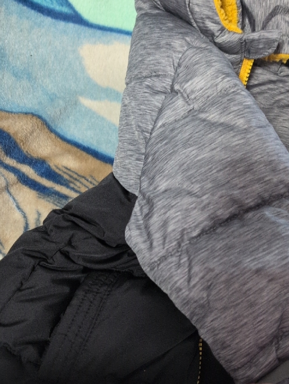 ❤️‍🔥10/$10❤️‍🔥 Baby Boys Swiss Tech Yellow/Gray Puffer Jacket Size 18M - Picture 4 of 5